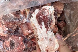 国产原切【牛脊骨/7斤/100元】味美价优，已经切好段混合位置，有肉有筋超香，肥瘦相间特别香