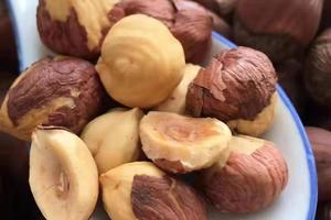 佳木斯东北榛子个大，瓤满，口感香甜当年的新榛子，大锅笨炒熟榛子118元4斤包邮