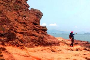 【深圳户外】红排角穿越探寻还未开放的隐秘角落 捡贝壳寻找疯狂的石头1日游