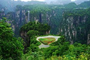 秋色@成团9月11~15日中秋迷失张家界、凤凰古镇、网红芙蓉瀑布5天4晚精品户外深度游