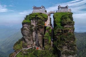 「探秘黔东南」走进神秘梵净山、镇远古镇-探访岜沙枪手部落，观堂安梯田，深入侗苗文化