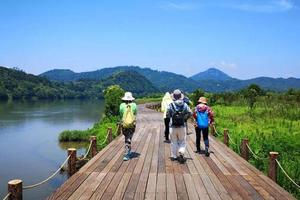 阳光【秋日漫行】11月5日（周日）建德漫步新安江下涯绿道，三江汇品渔鲜，采摘三都蜜橘一日行