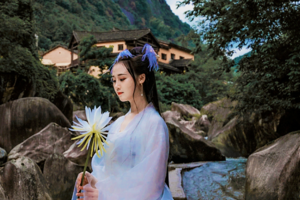 已成团【望仙谷-清明上河图888元（含上下索道）】3月4-5日绝壁神话望仙谷日游+夜游、三清山世界地质公园二日游