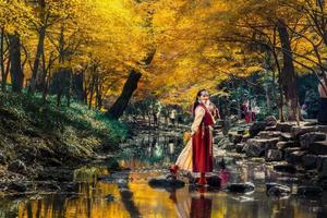 阳光【免费活动】11月26日层林尽染人间仙境，杭州九溪十八涧赏枫正当红，白鹤峰网红秋千，观西湖全景