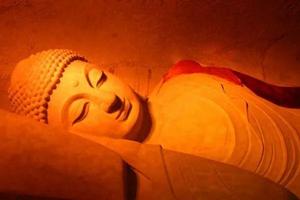 阳光【春天免门票 】3月10日（周日）新昌大佛寺“越国敦煌“，千丈幽谷悬崖高空玻璃，穿岩十九峰飞龙栈道3D画一日游