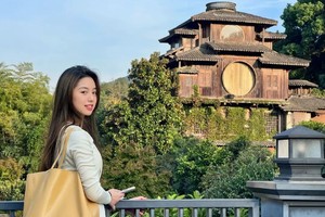 【国庆徙步赏桂花-阳光免费活动】10月1日杭州发现千与千寻汤屋，打卡白鹤峰网红秋千，望全景西湖，观南山石窟，赏秋满陇桂雨