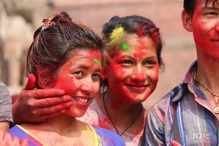 我的尼泊尔洒红节之旅，竟然那么艳爆！