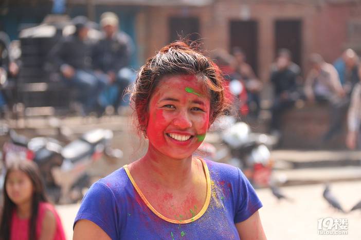 我的尼泊尔洒红节之旅，竟然那么艳爆！