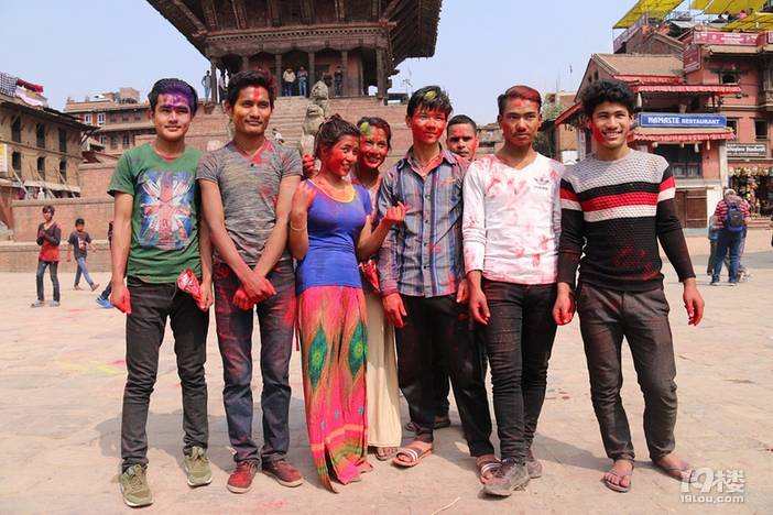 我的尼泊尔洒红节之旅，竟然那么艳爆！