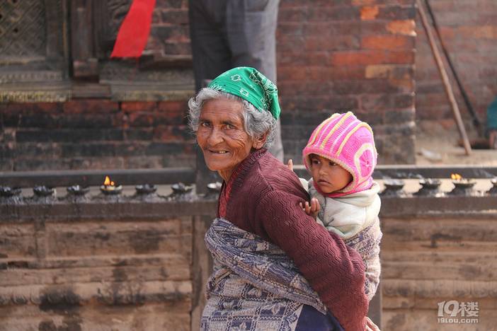 我的尼泊尔洒红节之旅，竟然那么艳爆！