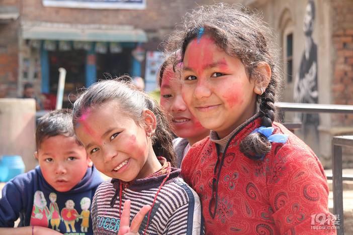 我的尼泊尔洒红节之旅，竟然那么艳爆！