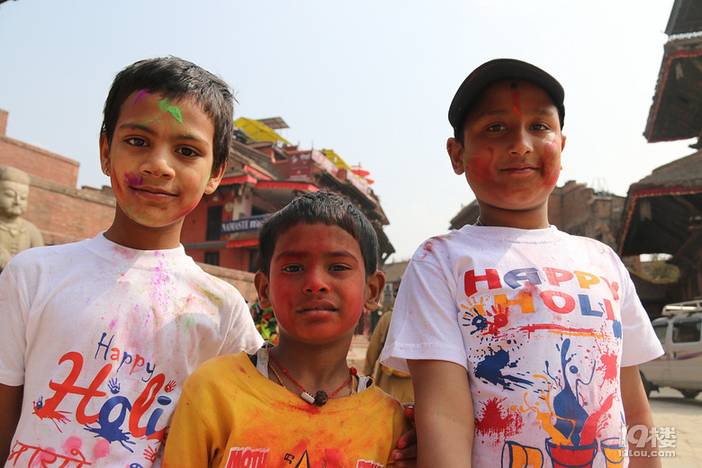 我的尼泊尔洒红节之旅，竟然那么艳爆！