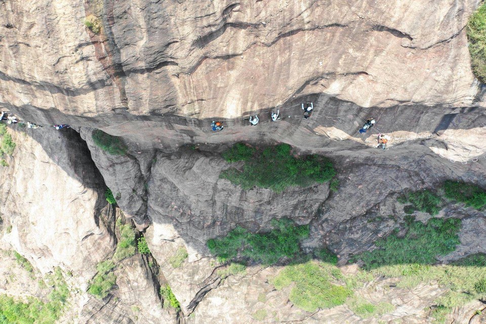 YFXmJ0GVbkx6__VPB-EizCBDTC4WMletBVxAHHJQmpSmNOfwfAa4PxcDiI93AuSf