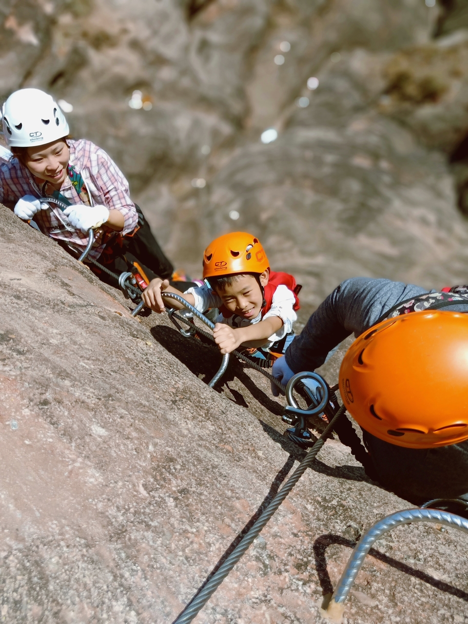 z-D0EjqoI3O_UPEU6rpT26NUjb6LiUcxJUzY7mOk6Hdd9uZsa7FYhG6E_d9mAl3f