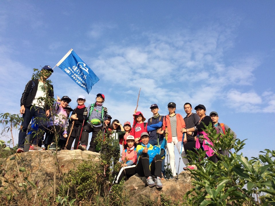 23EE3CDA-92A4-4DD7-A185-730494AE4E5F