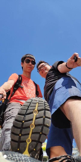 A15DB032-C89B-427C-85DD-B210F8994ED0