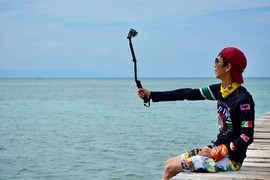 FB9E1F47-8C2D-4374-B929-4B51AB29DE6C