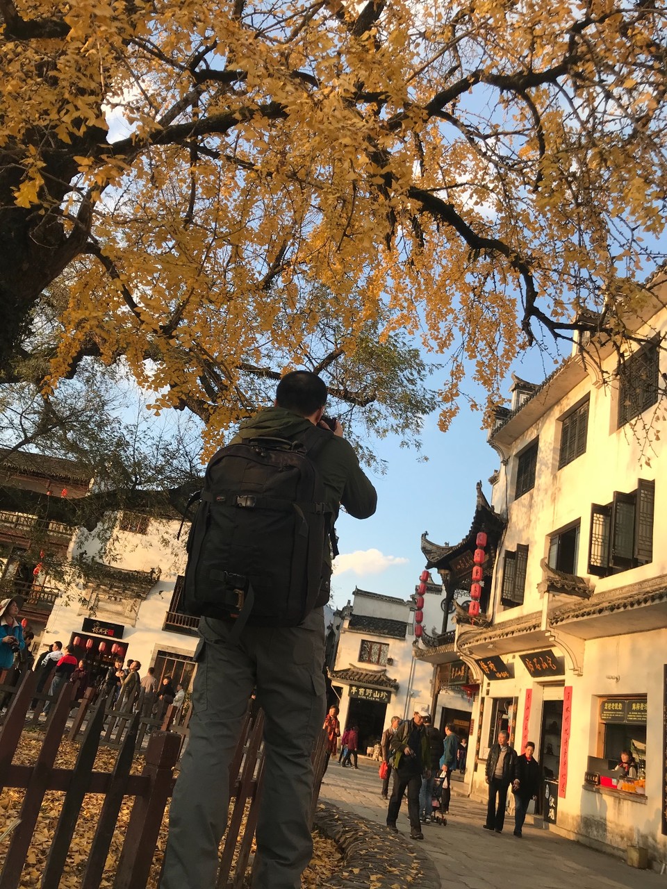 18BC7436-6521-40F7-B7AE-92F32179C378