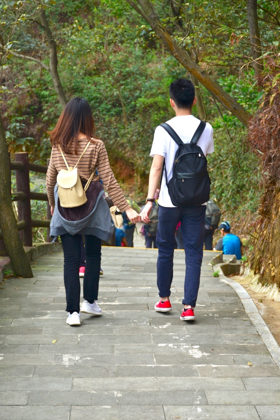 F23B3885-B777-4AA2-BB76-A47F924C6474