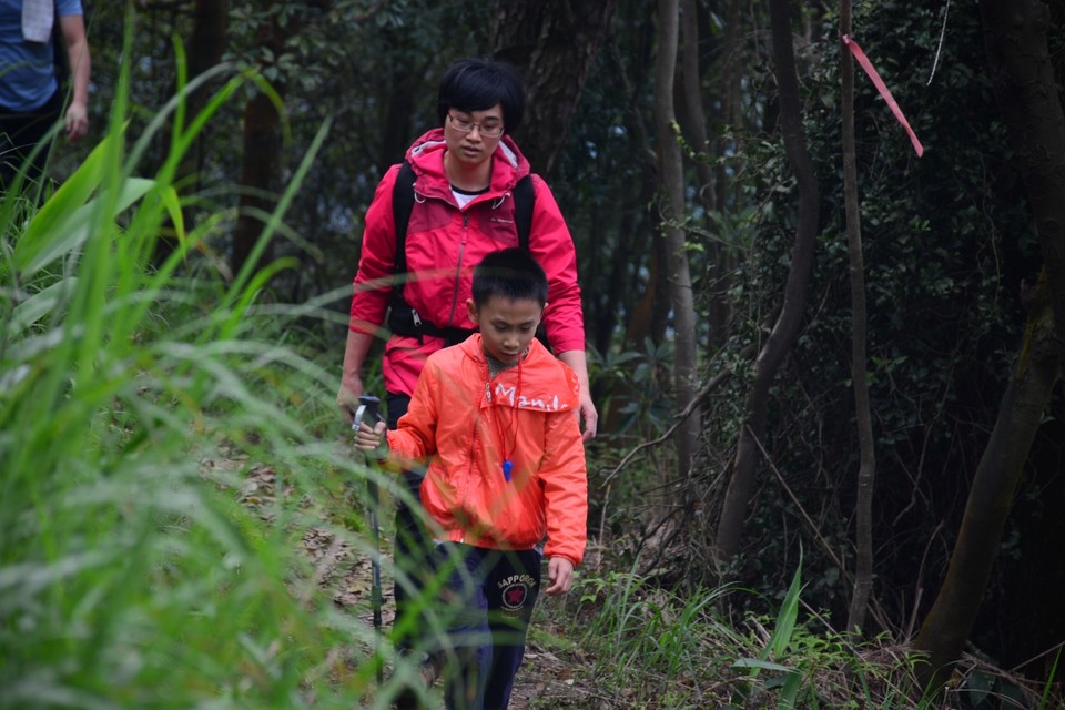 617B5A8E-C3ED-4B3F-B44E-0E90ED7C9E8C