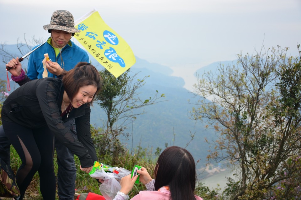 009F6F12-E648-4059-A7CF-BD05305CDDBA