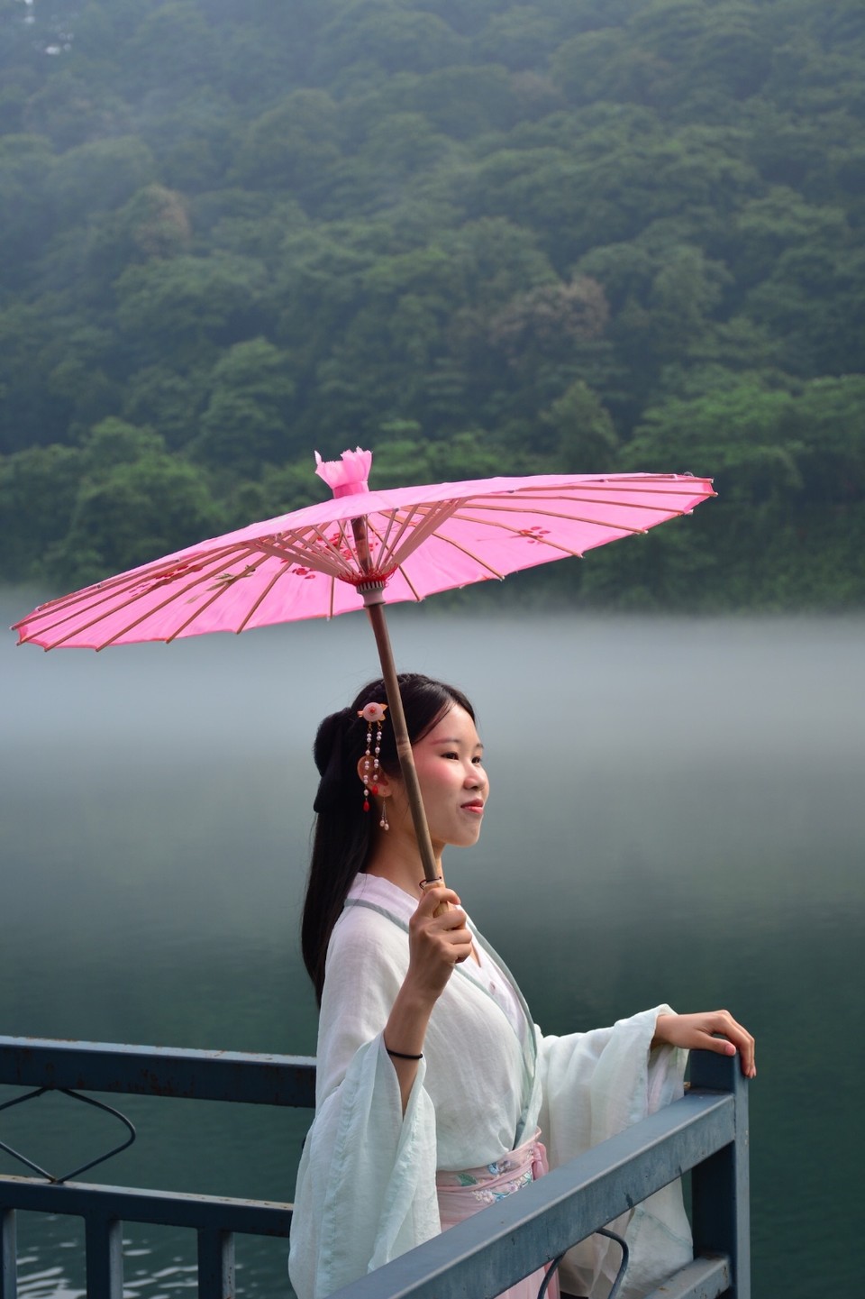 8562E804-5423-4C53-A7D8-FC007D6DBD07