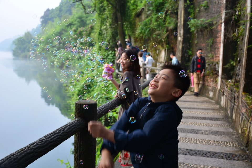 FCCF9E13-D848-4C90-B1E1-AE76C054BE68