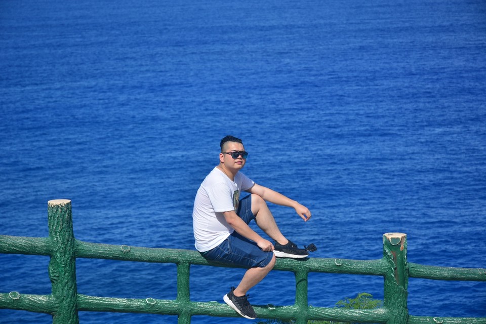 DFF32468-6002-417F-90F3-6E6395FEF178