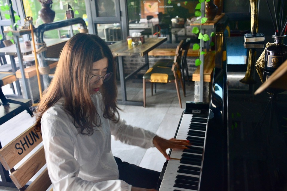 8453F7CC-7B0B-4F0A-9C54-5854DAAC2171