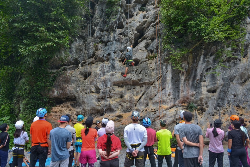 D057FF37-EC08-4F98-AAA1-BA957204A3D6