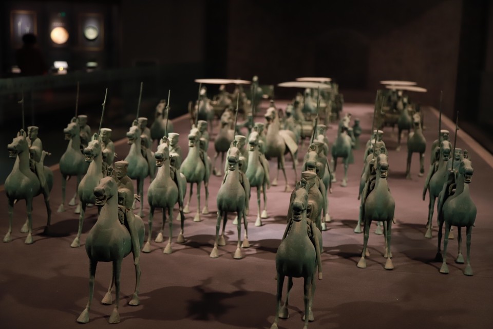 03BDF087-28AC-45F0-BCB0-0967B27E60BF