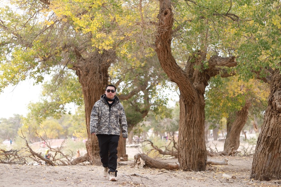 6886FD71-18EA-4453-A966-42EB6914F6BC