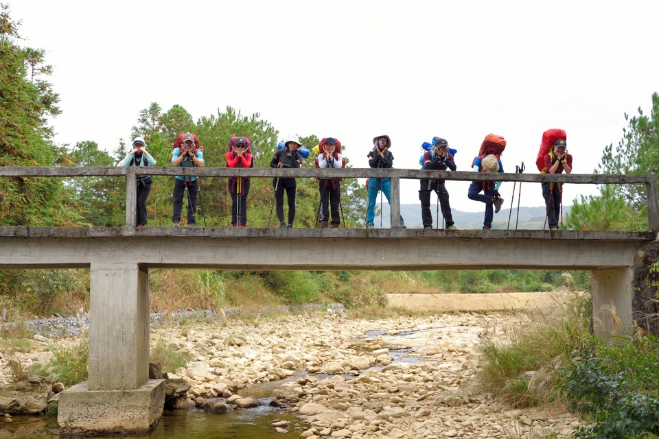 8D987743-F7F2-4E38-8DE2-3DDCADE5BCA9