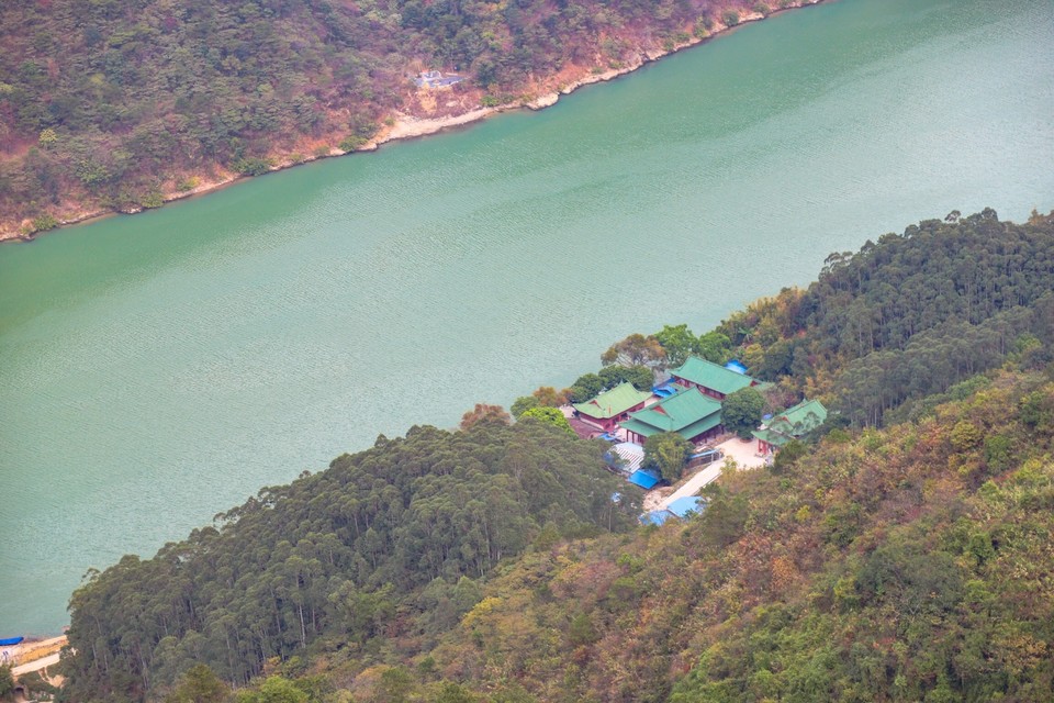 E76F680B-FFCB-4E99-B0EB-6B320CCF97D0