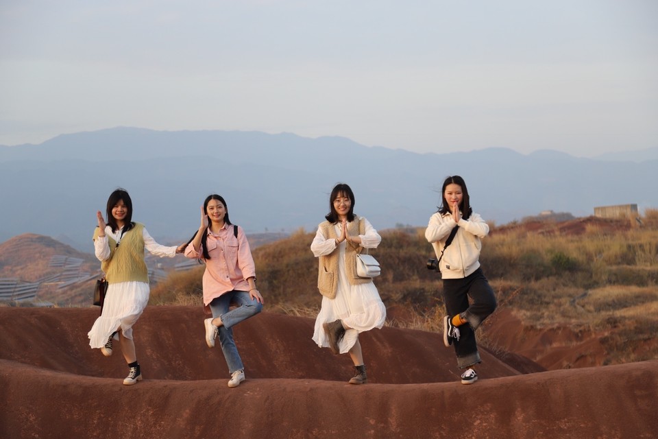 C7C375D6-1882-4F6B-8DF6-850661A98E8D