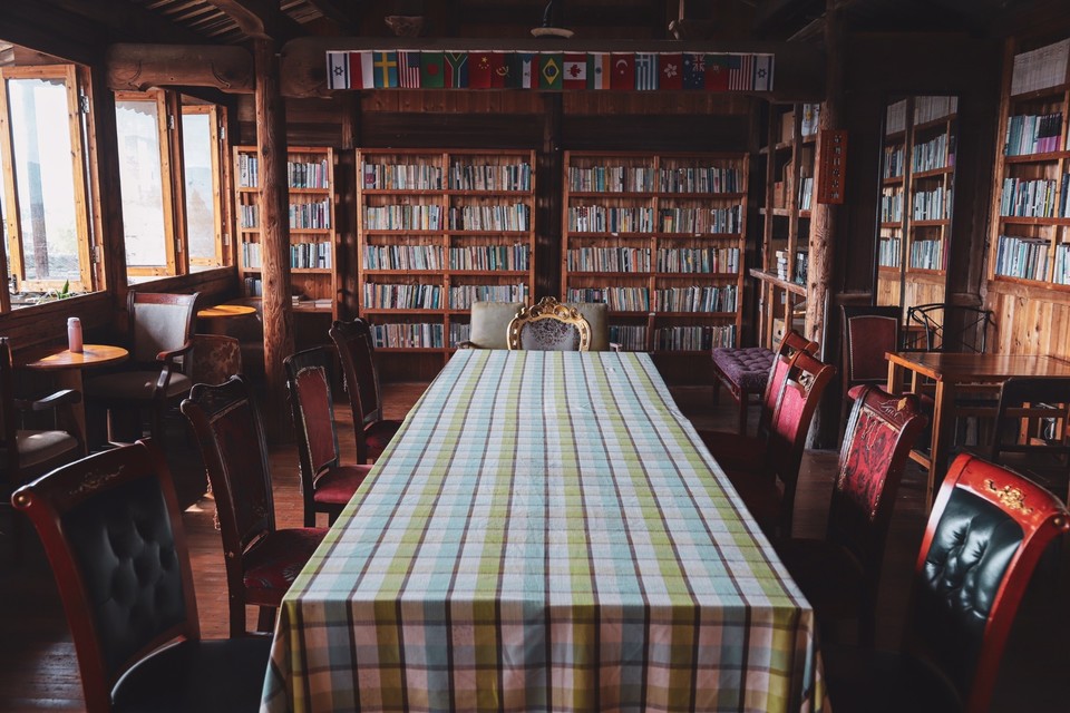 8E6CE04F-AC93-4000-8942-79D79963393C