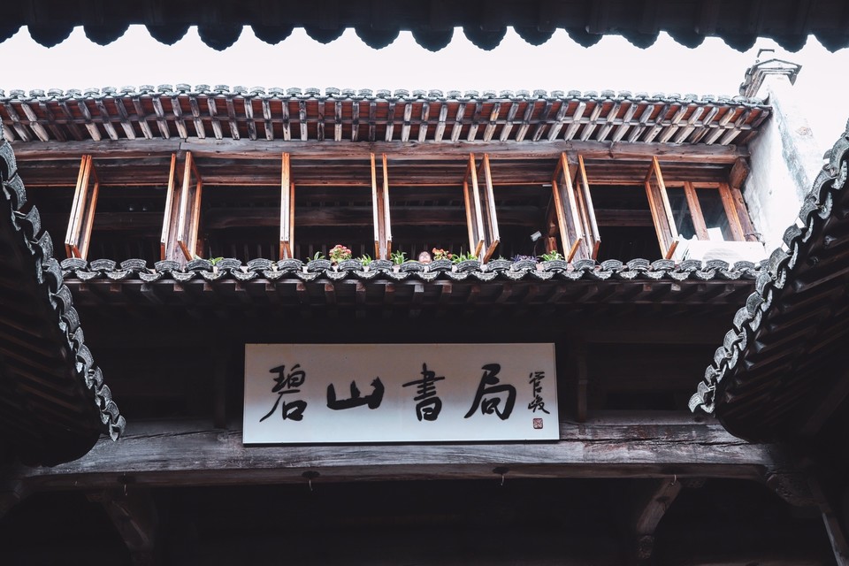 D4D33807-BF51-4F35-862B-C317E108D7D1