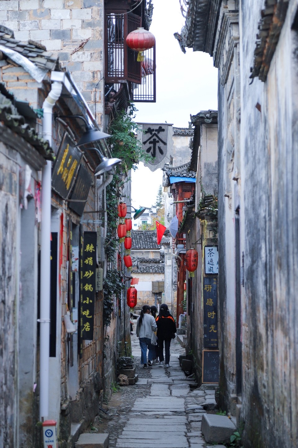 F25E48DC-6EF1-4205-BBF7-4D183E90CEBF