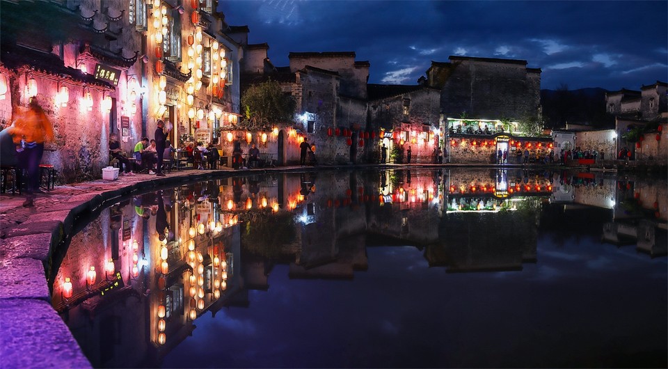 05C6B432-D748-4ECD-9169-1A02F065D65D