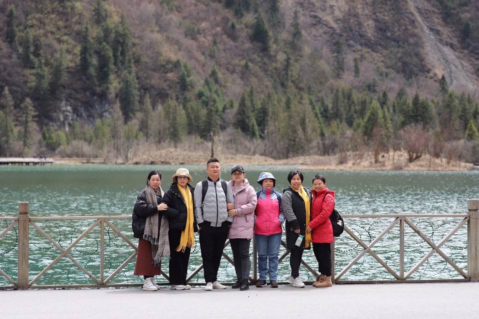 2701369D-1C45-4A25-81D9-17DA2F87E8BE