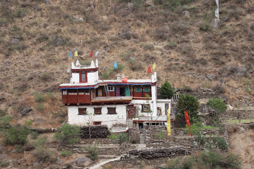 2FA51906-C784-4CE0-A5B6-278A163D14DF