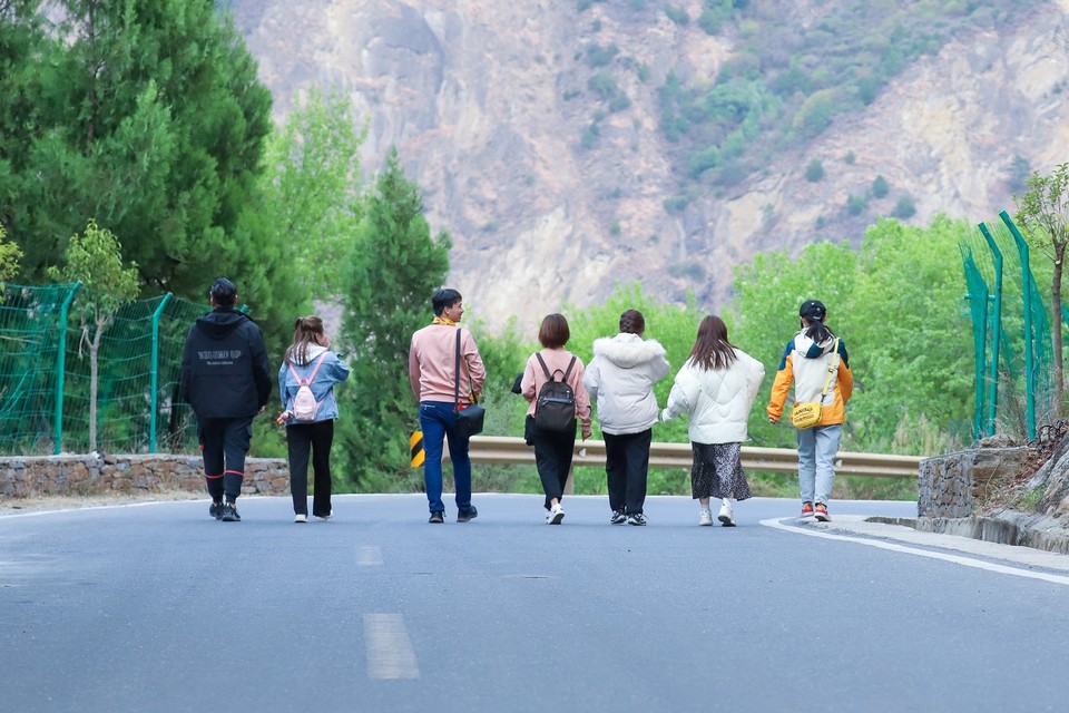 D8C07FC4-EC58-4118-9437-2379EE06FED3