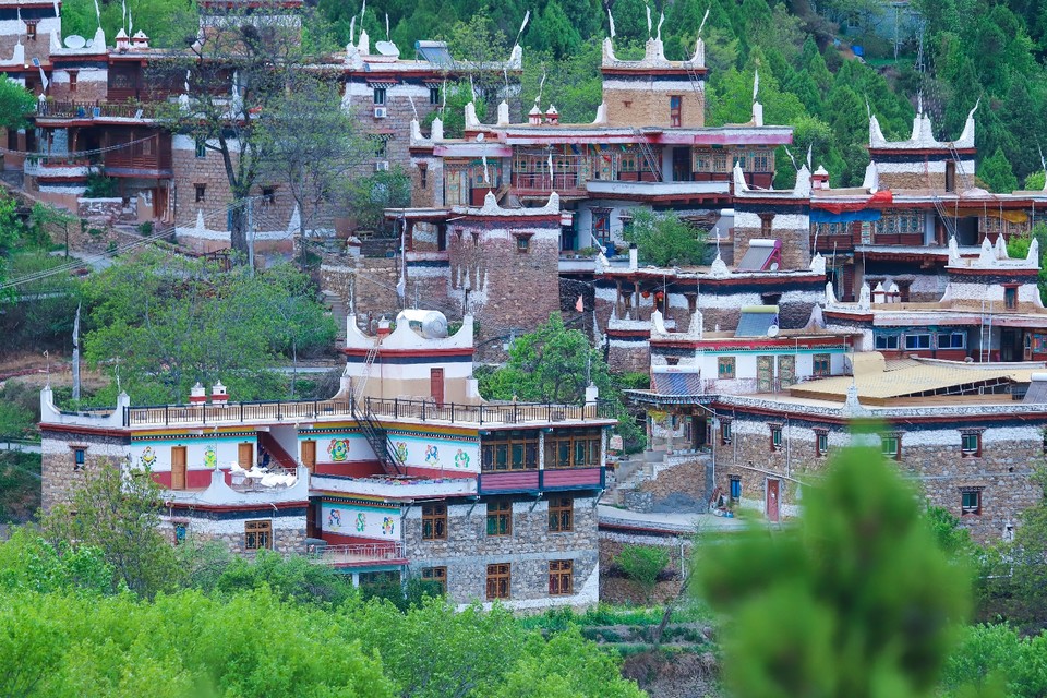 4095BB0D-303F-40B0-8936-DE1BD699666E