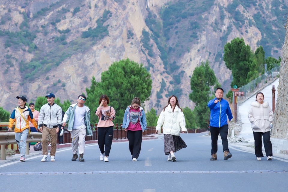 DCBC59C8-DE40-4F8D-A8B6-B38F934D5AAB