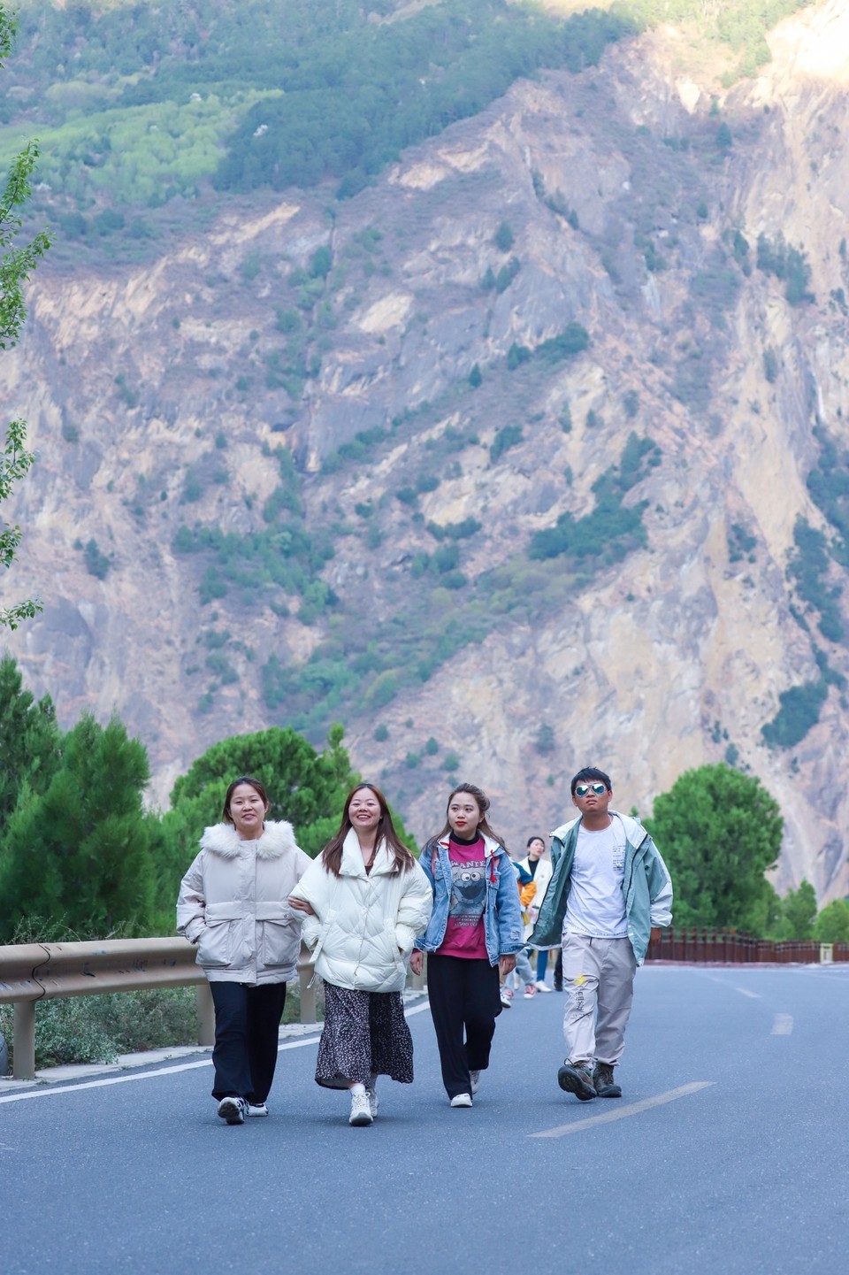 6E2975FB-1E48-4E24-98DA-4EC00492B3A4