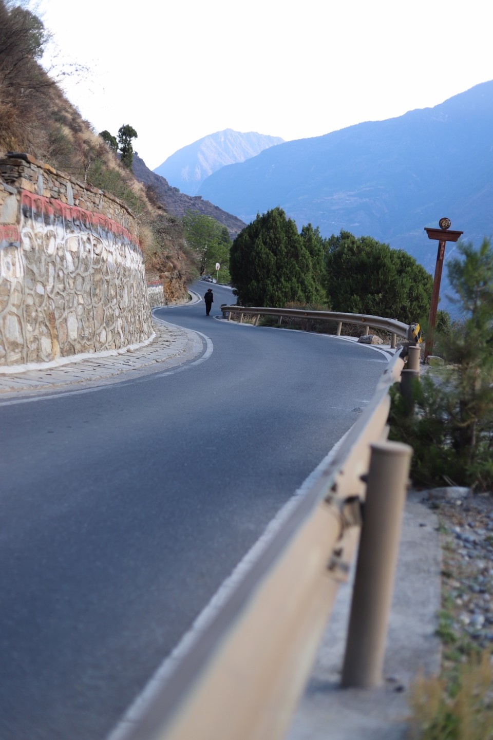 E275AF11-78F9-43F3-8D20-8F95B45E8855