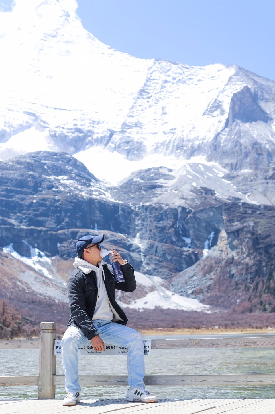 56B73DF0-1F50-40E2-BA90-ABAA79C1AC73