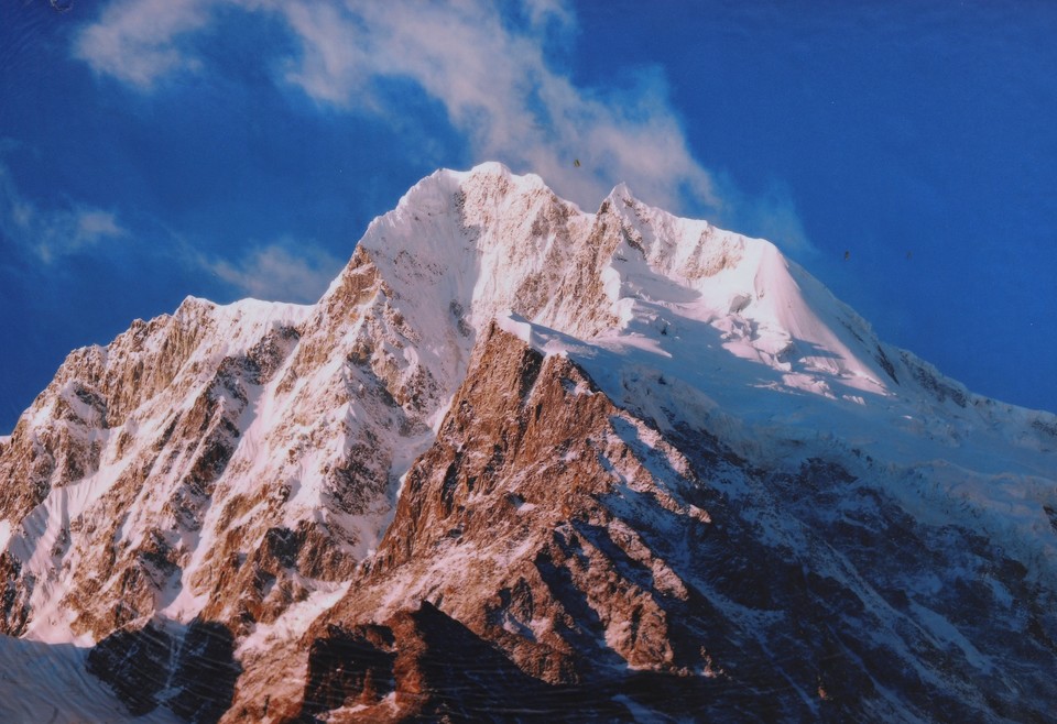 DE0027C8-4AD3-4390-A444-EB04C91247F8