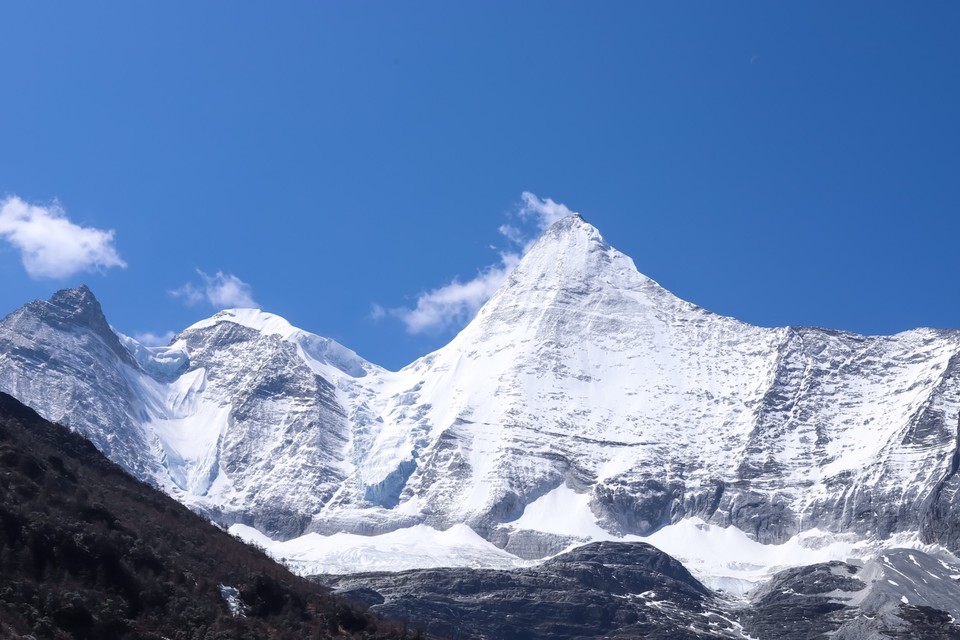 4779BC85-2F94-4C5C-AAA0-18478B1CD2FE