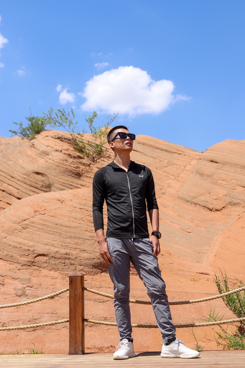 4E58563C-9902-4D99-B404-196E4C36F17F